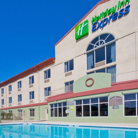 Holiday Inn Express Hotel & Suites Live Oak By Ihg Esterno foto