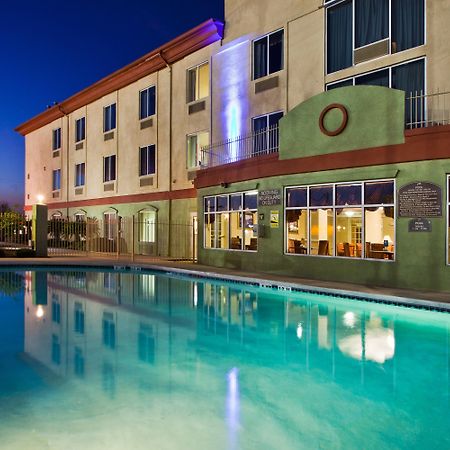 Holiday Inn Express Hotel & Suites Live Oak By Ihg Esterno foto