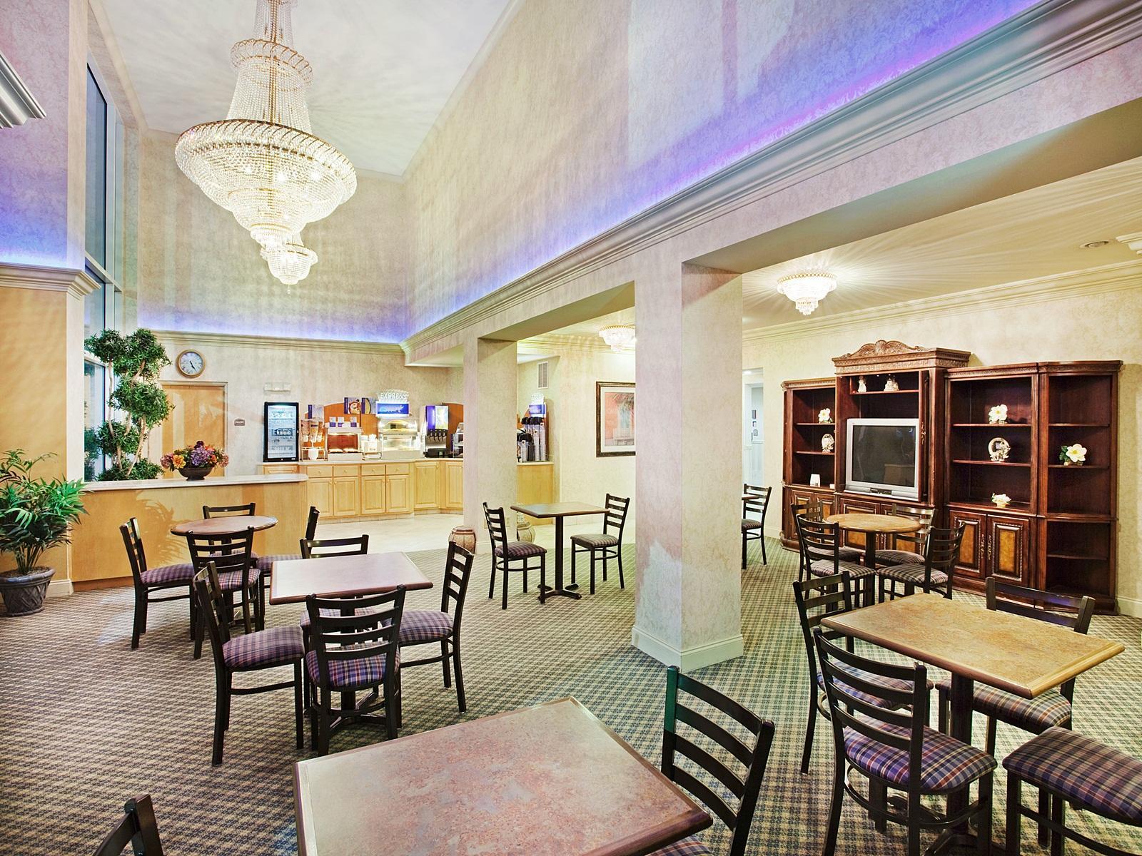 Holiday Inn Express Hotel & Suites Live Oak By Ihg Esterno foto
