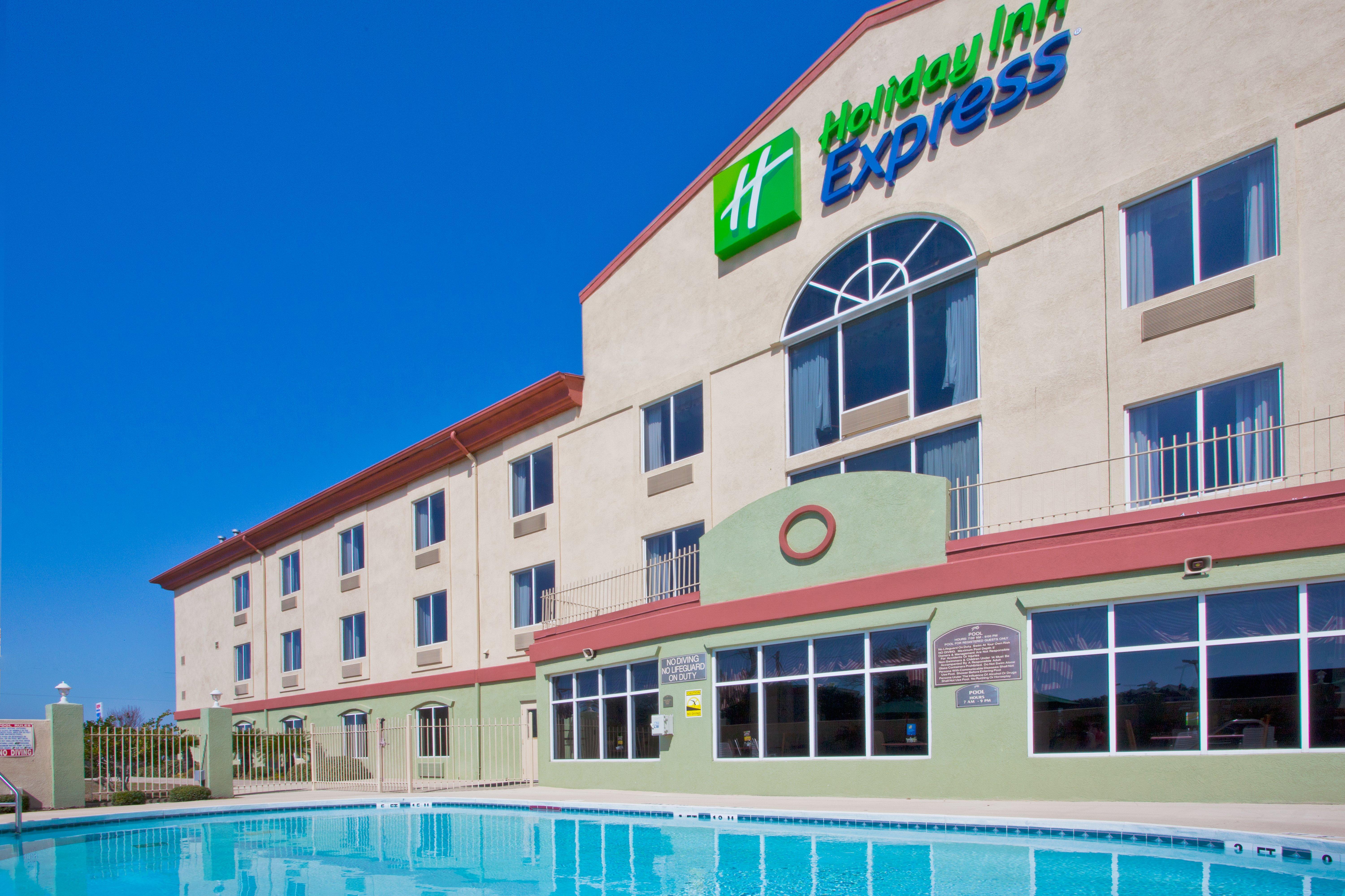 Holiday Inn Express Hotel & Suites Live Oak By Ihg Esterno foto