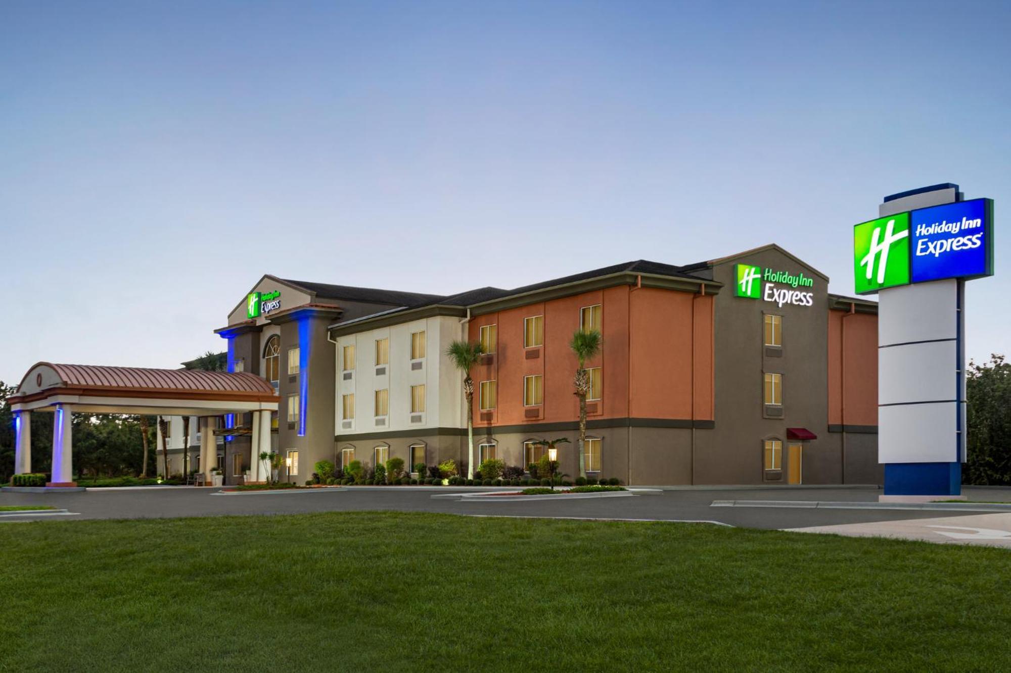 Holiday Inn Express Hotel & Suites Live Oak By Ihg Esterno foto
